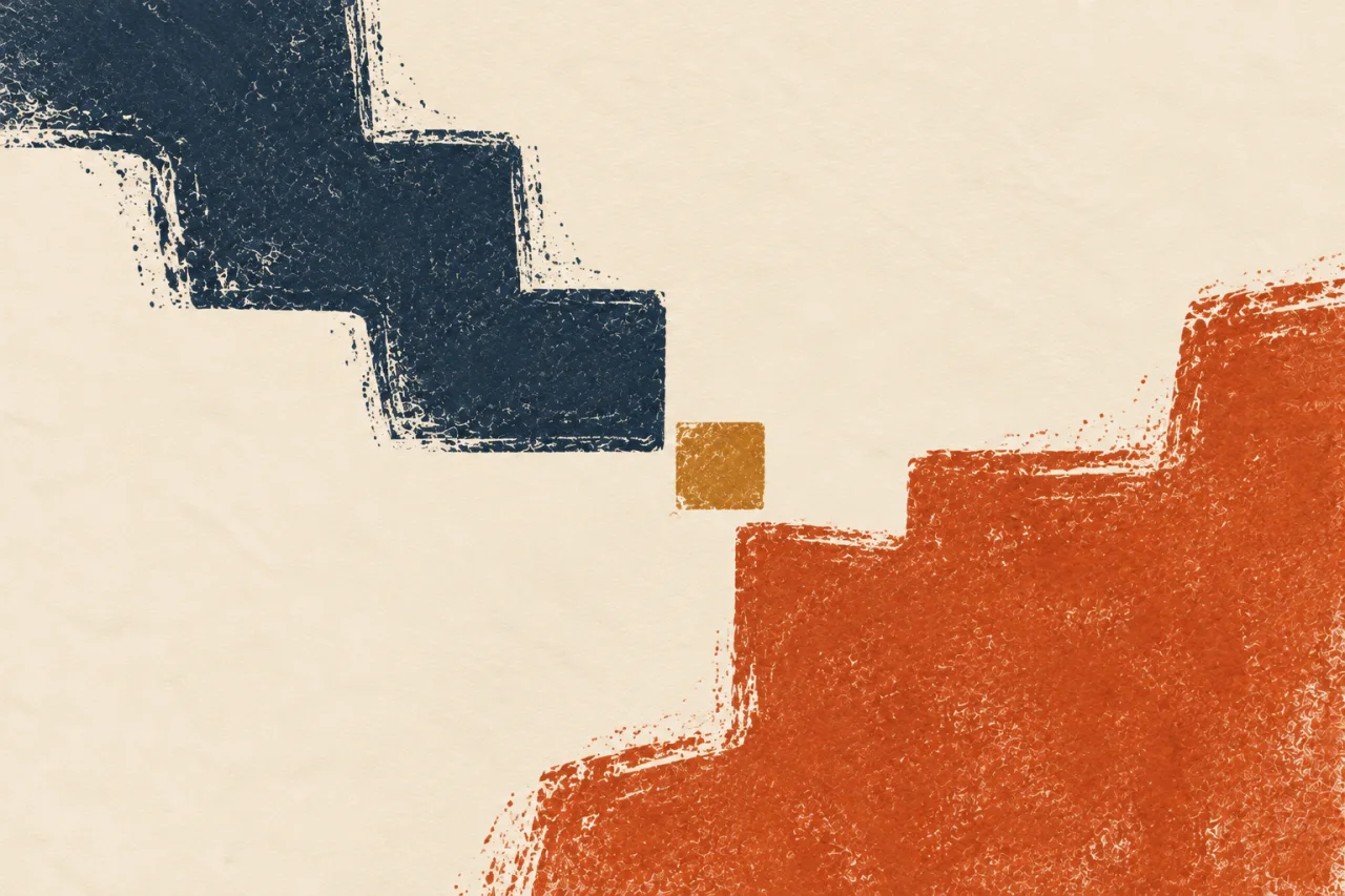 Duas formas escalonadas, azul-escura e laranja, se aproximam de um pequeno quadrado ocre em fundo creme.